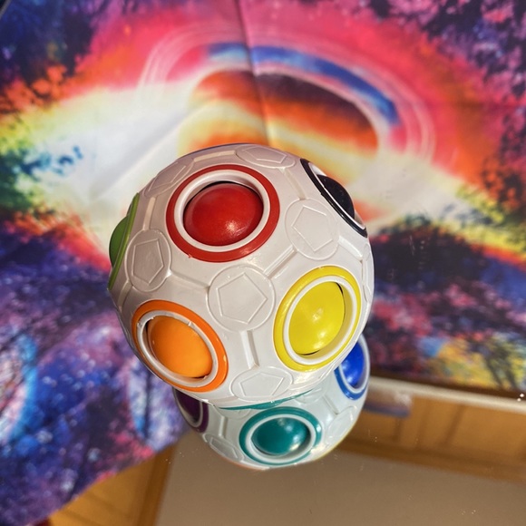 Magic Rainbow Puzzle Ball, Speed Cube Ball Fun Stress Reliever - Picture 4 of 4